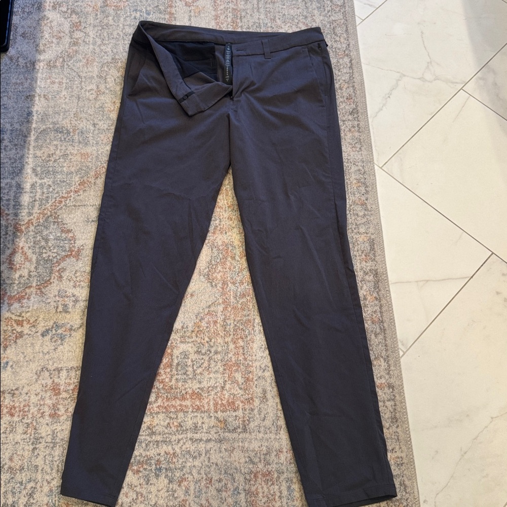 Lululemon Commission Woven Air Slim Fit pants 34x32